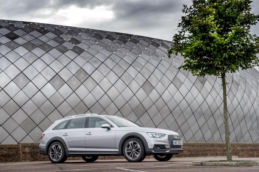  Audi A4 Allroad 3.0 TDI Quattro (B9) 2016 года  (UK) (фото 3 из 33)